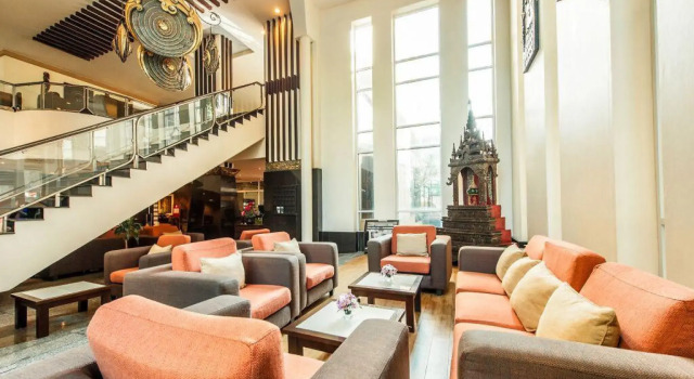 Pinnacle Lumpini Park Hotel