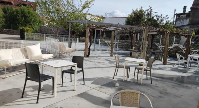 Кровать в общем номере Albergue playa de sabaris