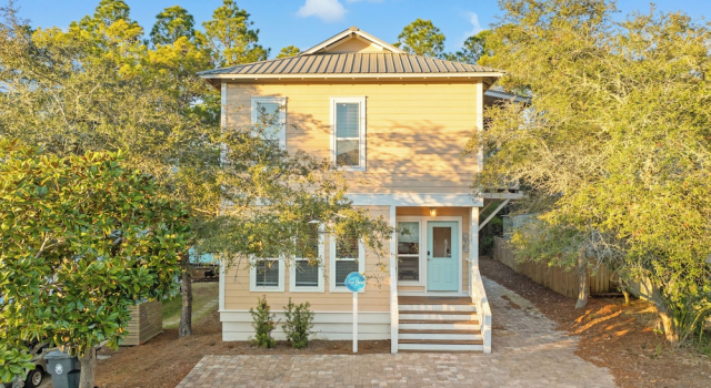 Stay at The Hut! Room for Everyone! 4BR Fun Sleeps 11