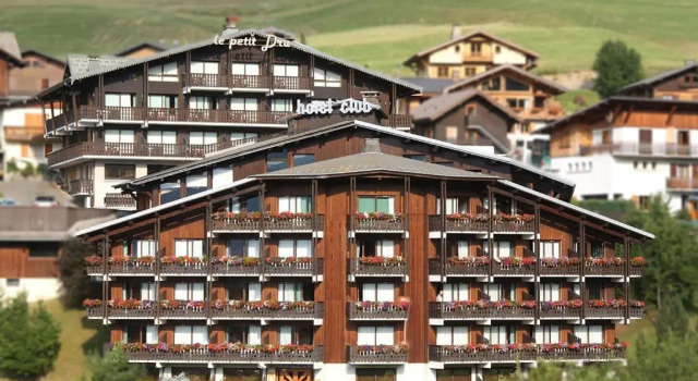 Hotel le Petit Dru, Забронировать Отель Морзин Порт дю Солей, рядом с Горнолыжный подъемник Буше