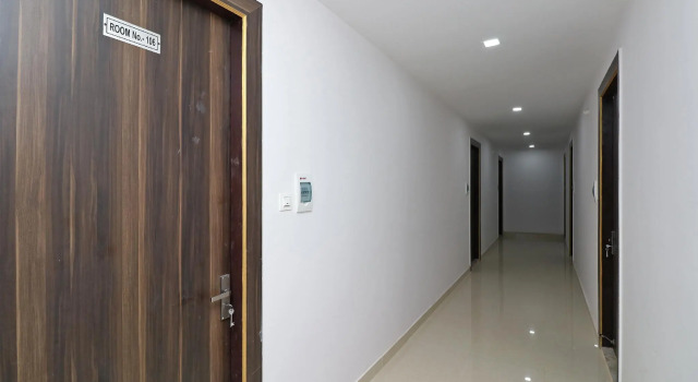OYO 39592 Hotel Akashdeep, Забронировать Отель Фаридабад штат Харьяна