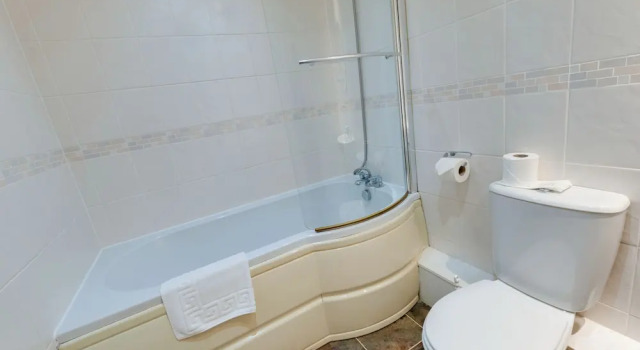 Коттедж с 3 комнатами Base Serviced Apartments - The Docks