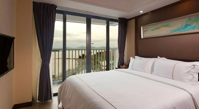 Island Skylight Resort