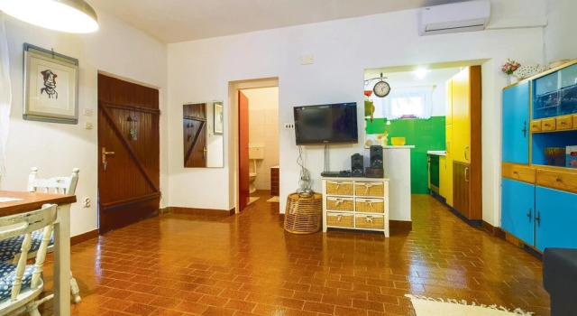 Awesome Home in Zrnovnica With 2 Bedrooms, Wifi and Outdoor Swimming Pool