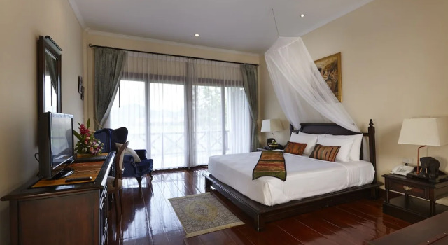 Люкс Royal с балконом Santi Resort & Spa