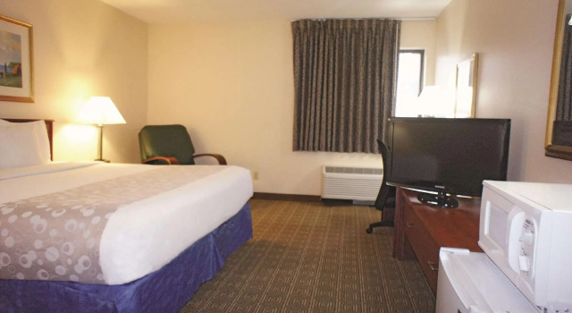 Номер Deluxe La Quinta Inn by Wyndham Omaha Southwest