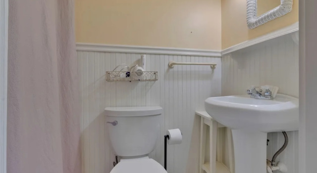 Номер Standard James Place Inn Bed and Breakfast