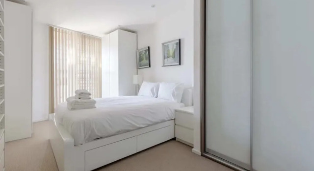 Modern 2BD Flat With a Balcony - Wandsworth