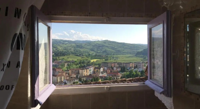 Camera Standard View & Wine Room