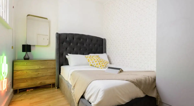 The Bayswater Gardens - Bright & Central 3BDR Home in Bayswater