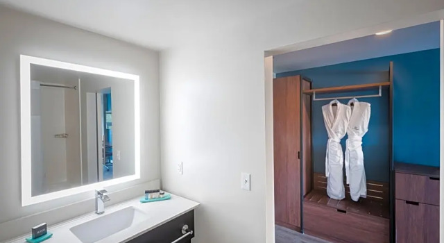 Номер Standard с видом на горы Hotel Interurban Seattle Airport SeaTac
