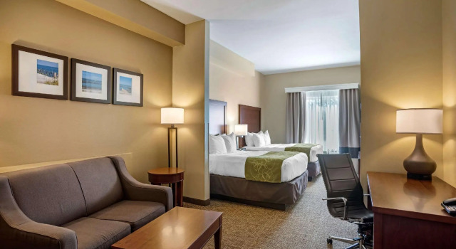 Четырёхместный люкс Comfort Suites Foley - North Gulf Shores