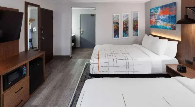 Четырёхместный номер Deluxe La Quinta Inn by Wyndham Wausau