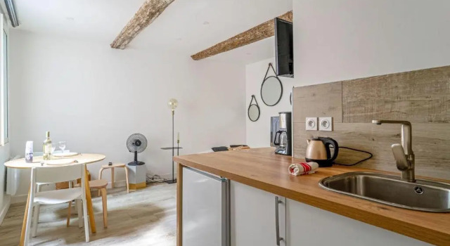 Студия Charming studio in the historic district in Aix-en-Provence - Welkeys