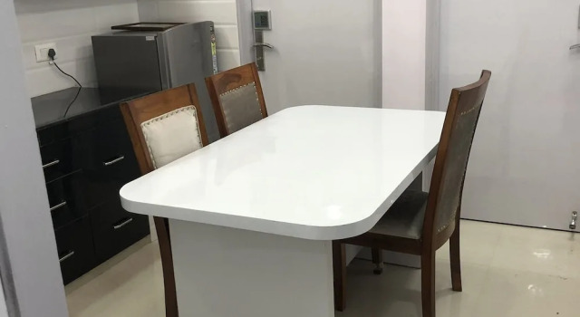 Двухместный номер Deluxe с балконом и с видом на город Atul's Europa Apartments