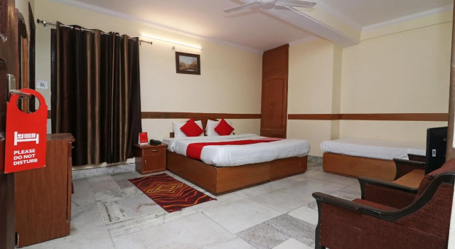 Hotel Rajdhani Palace By OYO Rooms, Rezervovat Hotel Tehri Uttarakhand