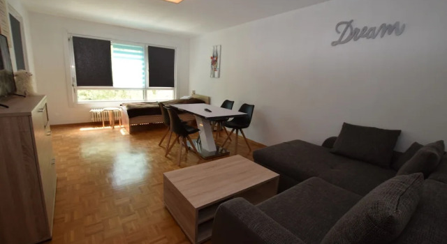 AB Apartment 83