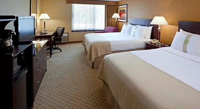 Четырёхместный номер Standard Armoni Inn & Suites