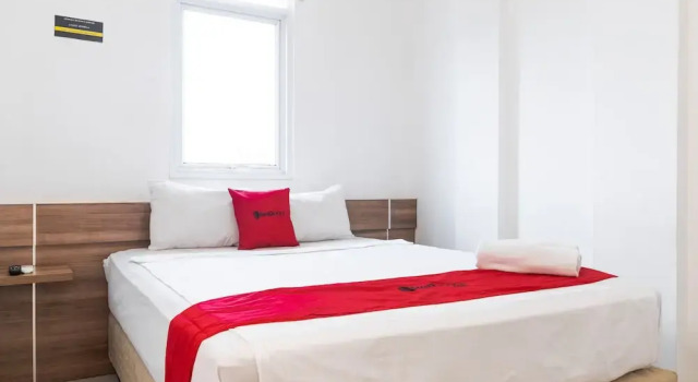 Номер Deluxe RedDoorz near Sultan Mahmud Badaruddin Airport Palembang
