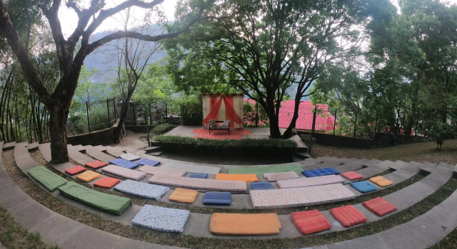Aamod Monolith Resort Bhimtal, Rezervovat Lázně / Resort Hotely v Bhimtal s bazénem, Bazén