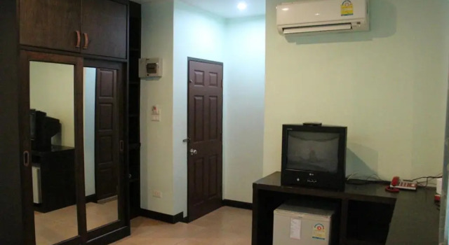 Двухместный номер Superior с балконом Baan Vor. Sumongkol Service Apartment