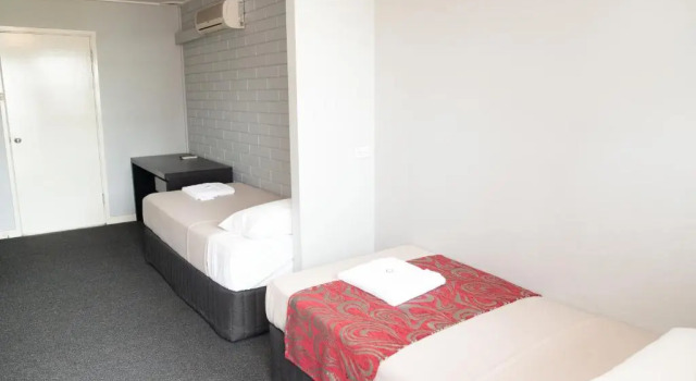 Семейный номер Deluxe Royal Hotel Singleton