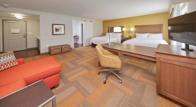 Четырёхместный люкс Hampton Inn & Suites Hood River