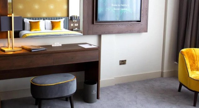 Трёхместный номер Deluxe Iveagh Garden Hotel