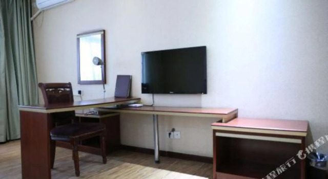 Zhoucun Shaobing Hotel, Prenota Hotel Hotel a Zibo con parcheggio, Parcheggio