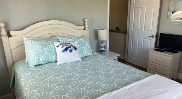Ocean Bliss: 3BR Mod Haven, St. Aug, Rezerwuj Apartament Hotele w Saint Augustine Area z parkingiem, Parking