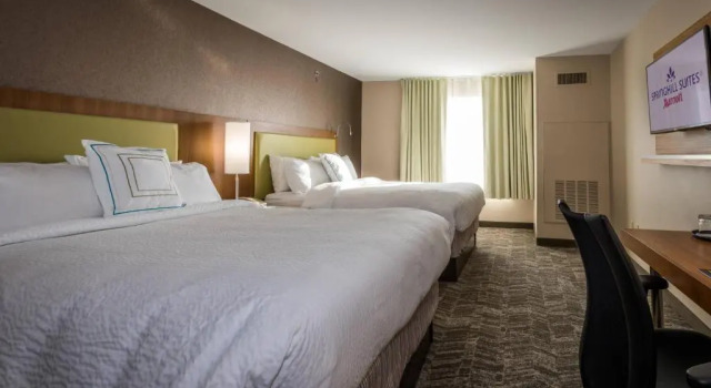 Четырёхместный люкс SpringHill Suites by Marriott Denton