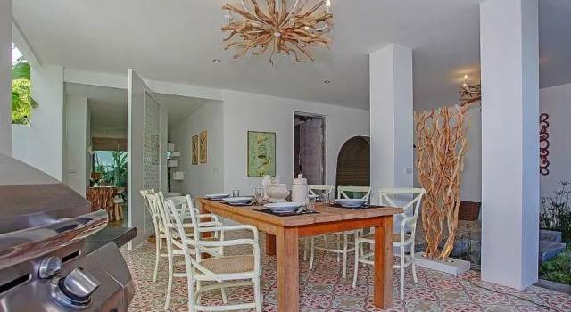 Romantic Sea View Villa with 4 Bedrooms