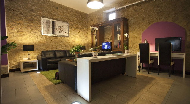 HomeHotels