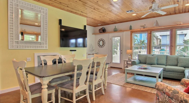 Jack's Sparrow 4 Bedrooms 2.5 Bathrooms Home