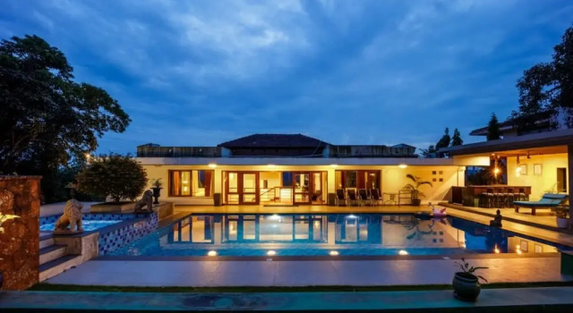 Hilltop Villa With Pool River View Whitehouse, Rezerwuj Willa Hotele w North Goa z parkingiem, Parking