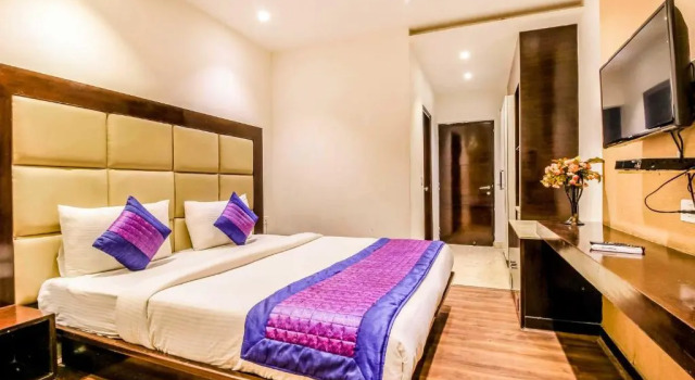 Smart Inn -3, Забронировать Отель Гургаон 