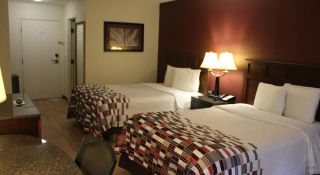 Четырёхместный номер Deluxe Red Roof Inn Gurnee - Waukegan