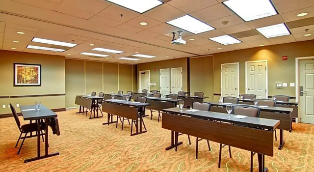 Кровать в общем номере Homewood Suites Houston Kingwood Parc Airport Area