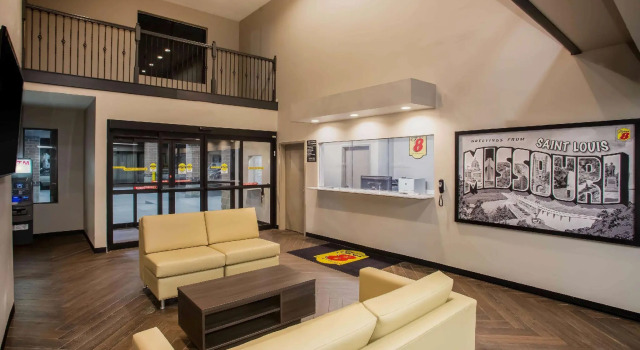 Номер Standard Super 8 by Wyndham St. Louis North