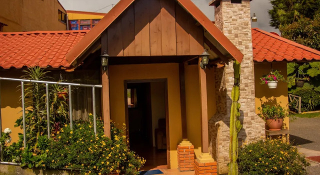 Семейное бунгало с 3 комнатами Hotel La Paz