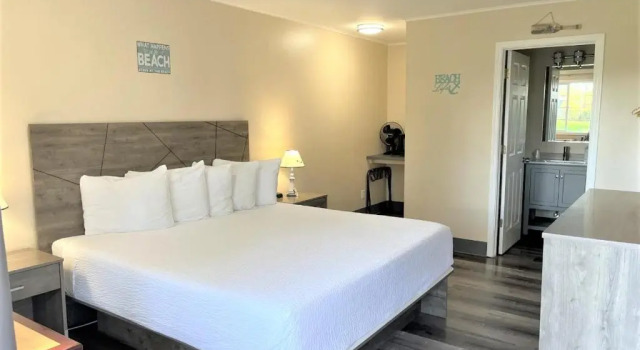 Номер Standard Coastal Inn and Suites