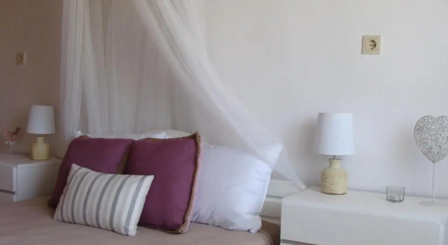 Gorjelina `s House, Book Hotel Volos 