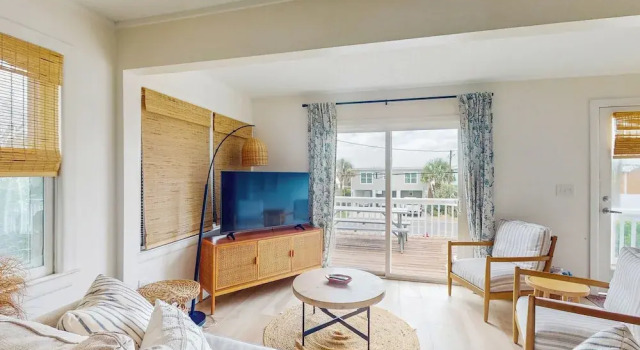 Steps to Sea & Sand! Top-floor Surf City Retreat, Забронировать Дом для отпуска Виллы Холли Ридж, Вилла