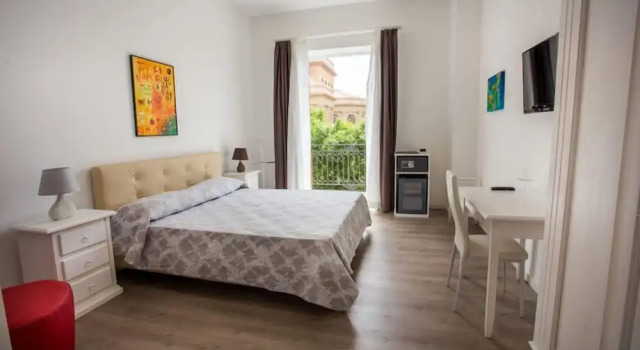 Komfort Doppel Zimmer mit Balkon Porta Maqueda