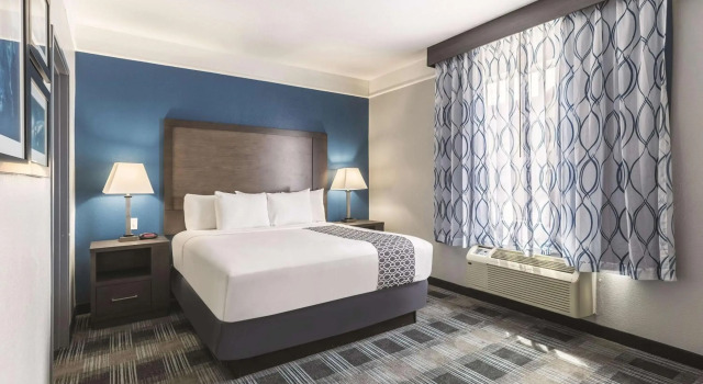 Platinum Inn & Suites Webster, 预订 酒店 韦伯斯特 Texas Gulf Coast