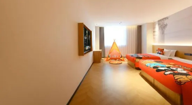 Семейный тент Tianjin Baiyun Mozhu Hotel (Junliangcheng North Station)