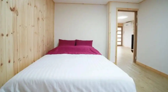 Gotjawal Geomun Oreum Pension