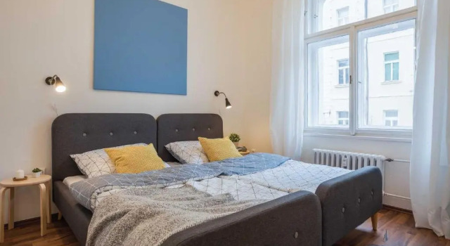 Apartment Na Kozacce 6, Забронировать Апартаменты/квартира Отели Праги с парковкой, рядом с Намести Миру, Парковка