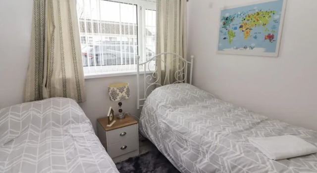 13 Gower Holiday Village