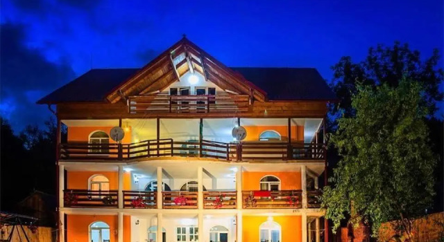 Casa cristalina&dumy, Varaa Hotelli  
